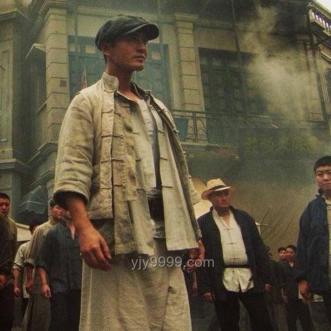 每个女性成年后最需要的朋友，「她」经济背后的情感消费新势力