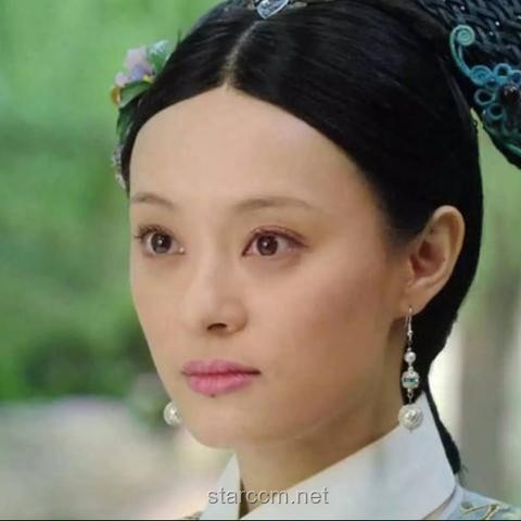 孙俪点掉唇下痣引发热议：特色、演技与公众审视