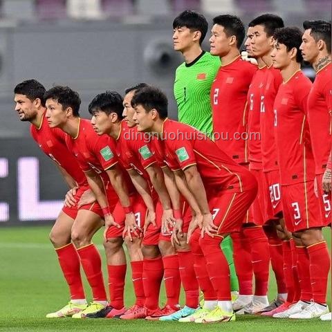 国足未来趋势：专业底蕴稳固，业余挑战无望