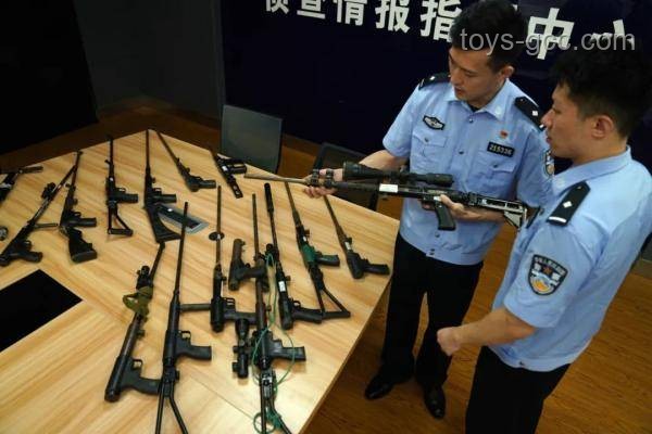 小伙遇误指枪事件获赔30万，法律与权益知多少