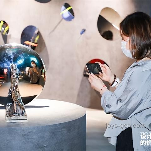 跨界重构：解锁创新潜能的无限可能，设计思维,AI融合,生态系统构建